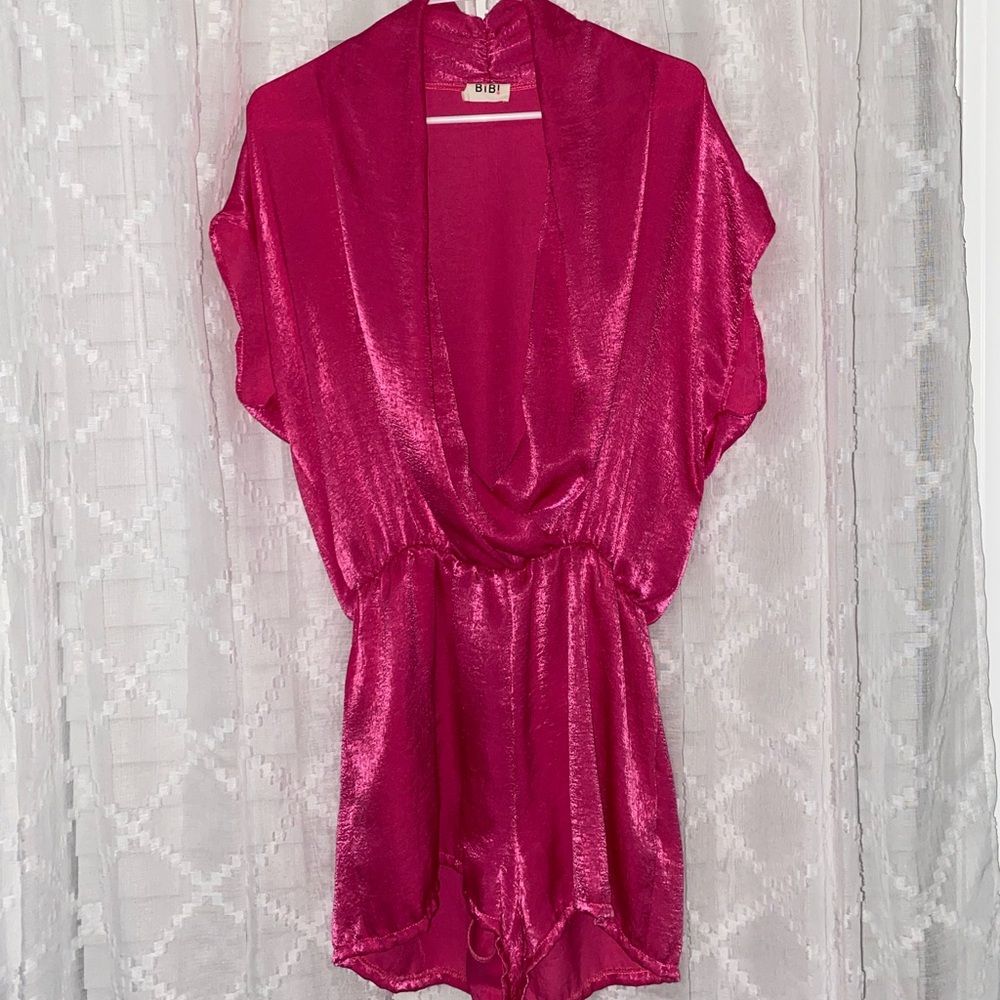 BiBi Womens Hot Pink Shiny Satin Deep V-Neck Cap Sleeve Wrap Romper